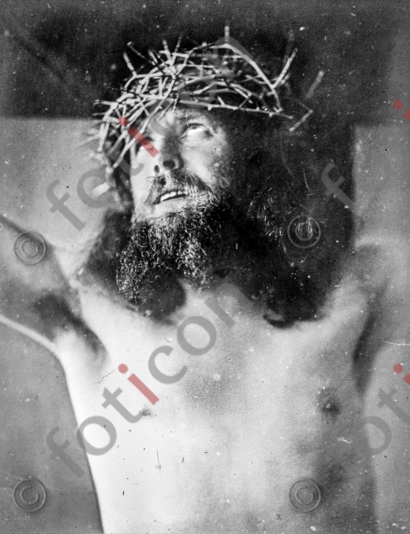 Christus stirbt am Kreuz | Christ dies on the cross - Foto foticon-simon-105-093-sw.jpg | foticon.de - Bilddatenbank für Motive aus Geschichte und Kultur